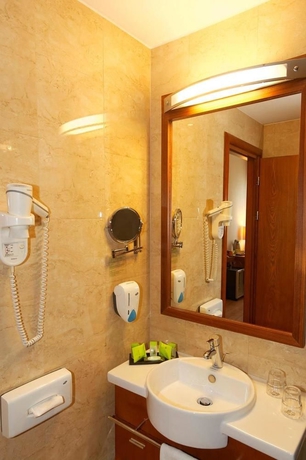 Imagen de la habitación del Hotel Bristol Budapest. Foto 6