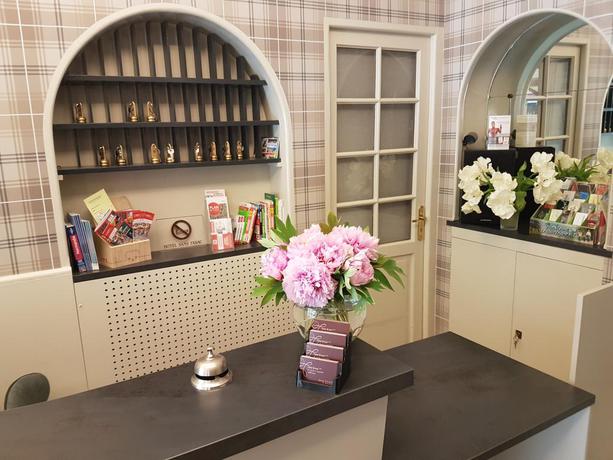 Imagen de los interiores del Hotel Bristol, Caen. Foto 6