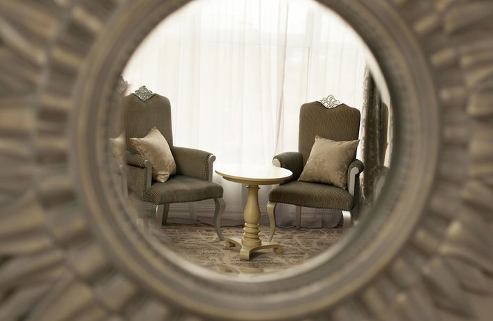 Imagen de la habitación del Hotel Bristol Central Park. Foto 16