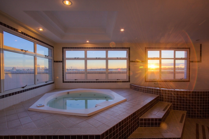 Imagen de la piscina del Hotel Bristol Centro C&iacute;vico Multy. Foto 16