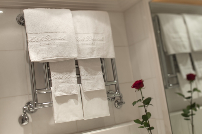 Imagen de la habitación del Hotel Bristol, Ginebra. Foto 4