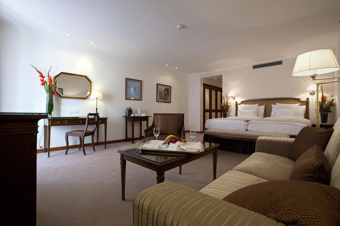 Imagen de los interiores del Hotel Bristol, Ginebra. Foto 10