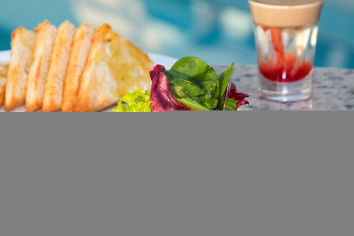 Imagen del bar/restaurante del Hotel Bristol International Airport. Foto 2