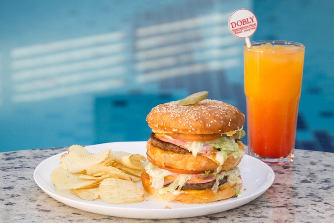 Imagen del bar/restaurante del Hotel Bristol International Airport. Foto 3