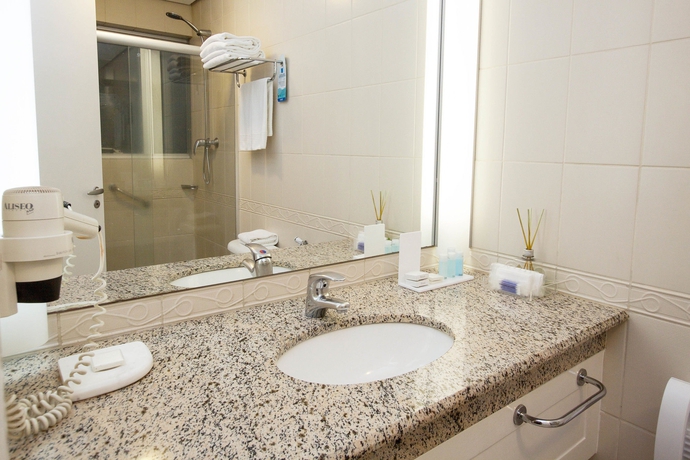 Imagen de la habitación del Hotel Bristol International Airport. Foto 13