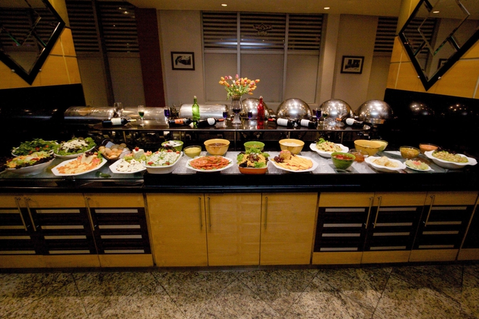 Imagen del bar/restaurante del Hotel Bristol International Airport. Foto 8