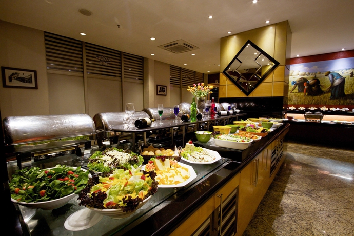 Imagen del bar/restaurante del Hotel Bristol International Airport. Foto 10