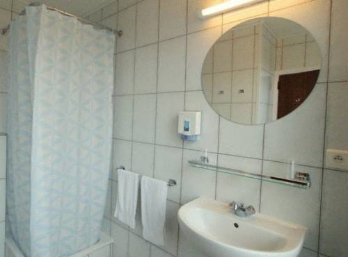 Imagen de la habitación del Hotel Bristol International. Foto 8