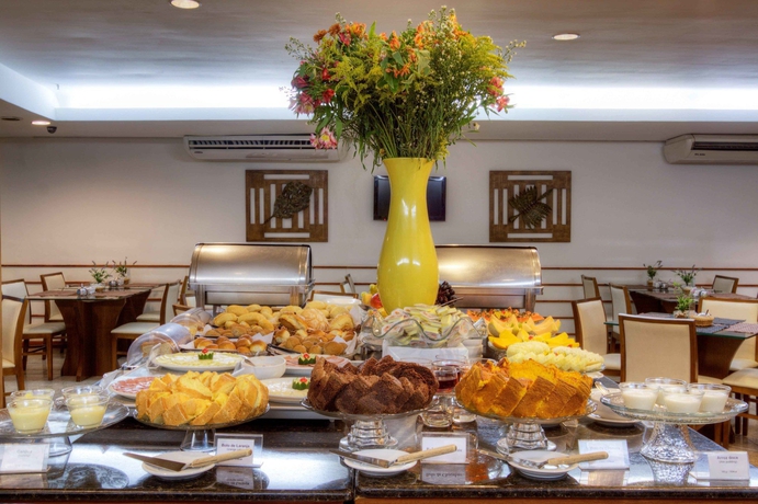 Imagen del bar/restaurante del Hotel Bristol Jangada Fortaleza. Foto 5