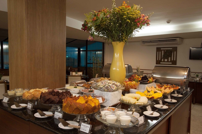 Imagen del bar/restaurante del Hotel Bristol Jangada Fortaleza. Foto 6