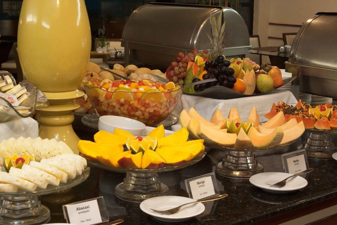 Imagen del bar/restaurante del Hotel Bristol Jangada Fortaleza. Foto 7