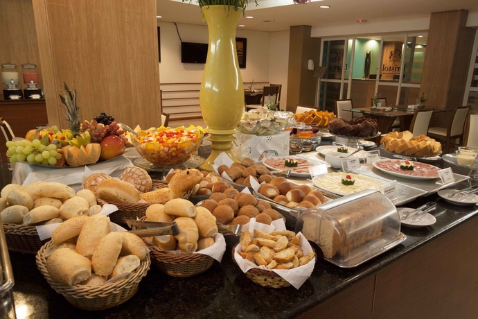 Imagen del bar/restaurante del Hotel Bristol Jangada Fortaleza. Foto 8