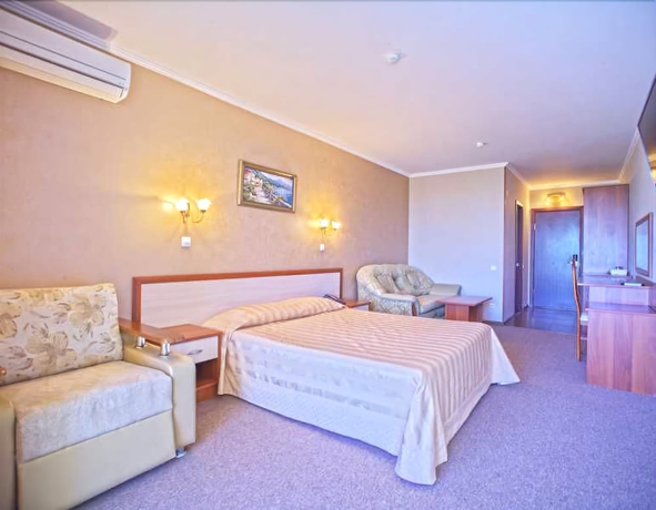 Imagen de la habitación del Hotel Bristol, L&aacute;zarevskoye. Foto 13