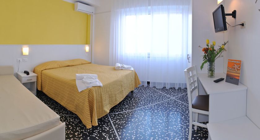 Imagen de la habitación del Hotel Bristol, Laigueglia. Foto 12