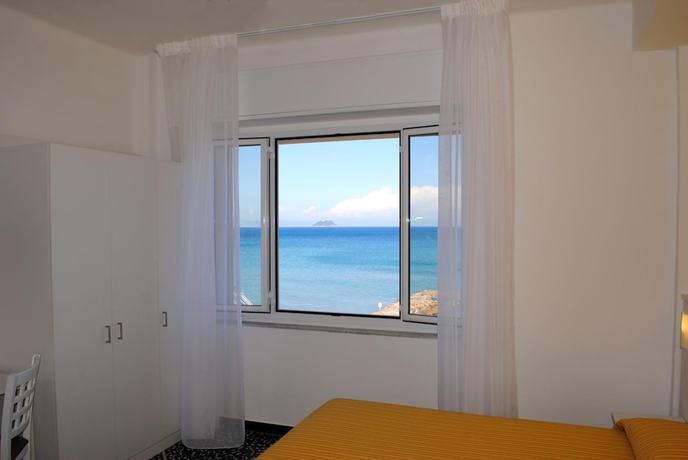 Imagen de la habitación del Hotel Bristol, Laigueglia. Foto 15