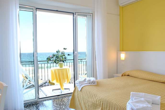 Imagen de la habitación del Hotel Bristol, Laigueglia. Foto 19