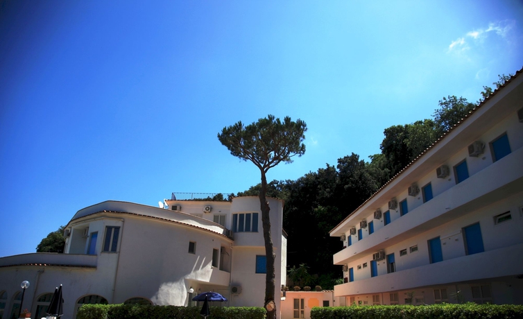 Imagen general del Hotel Bristol, Majo. Foto 2