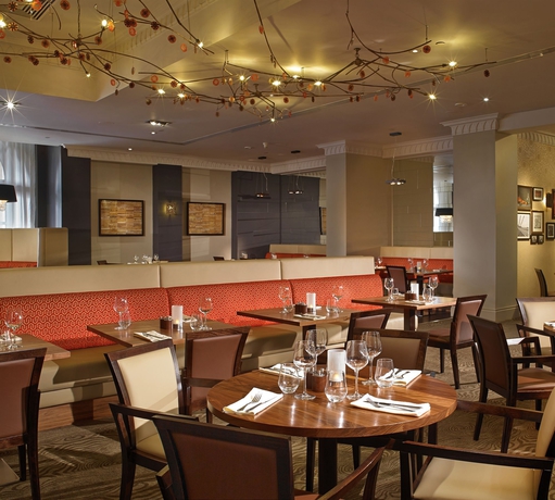 Imagen del bar/restaurante del Hotel Bristol Marriott Royal. Foto 2