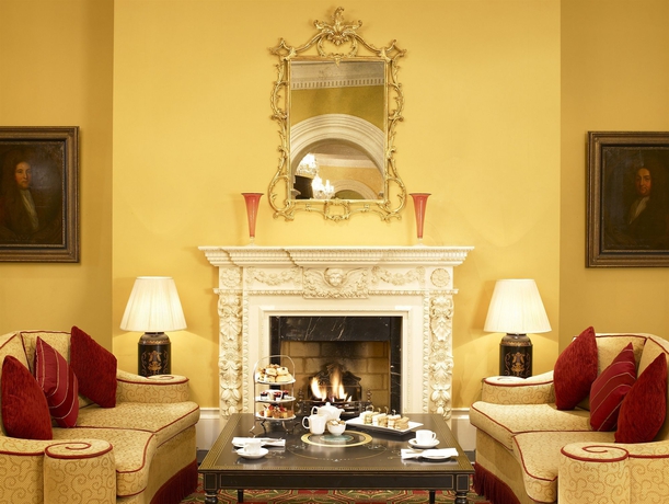 Imagen de los interiores del Hotel Bristol Marriott Royal. Foto 10