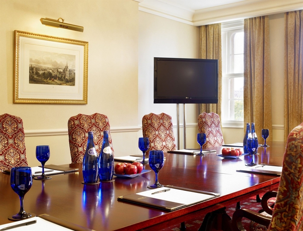 Imagen de los interiores del Hotel Bristol Marriott Royal. Foto 12