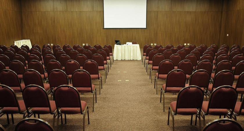 Imagen de los interiores del Hotel Bristol Merit. Foto 11