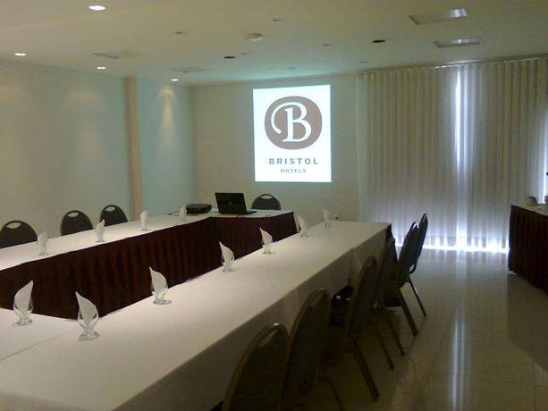 Imagen de los interiores del Hotel Bristol Metropolitan. Foto 11