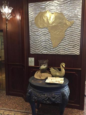 Imagen de los interiores del Hotel Bristol, Mil&aacute;n. Foto 10