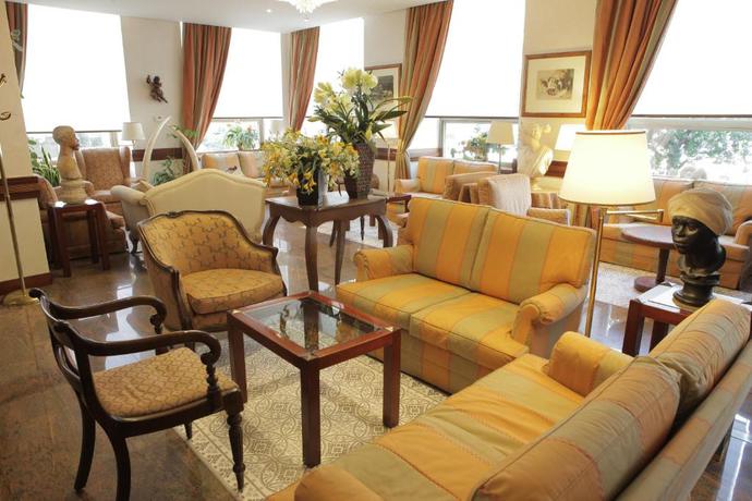 Imagen de los interiores del Hotel Bristol, Mil&aacute;n. Foto 13