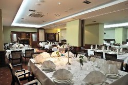 Imagen del bar/restaurante del Hotel Bristol, Mostar. Foto 4