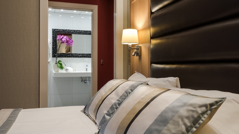 Imagen de la habitación del Hotel Bristol, Mulhouse. Foto 7