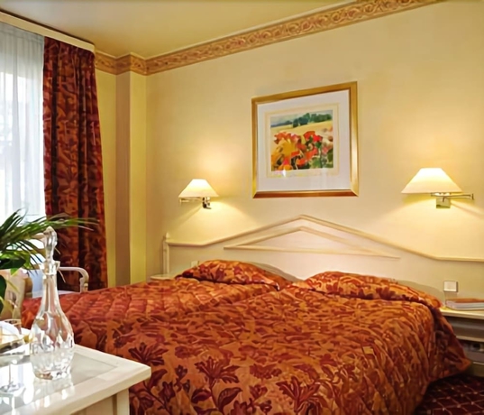 Imagen de la habitación del Hotel Bristol, Mulhouse. Foto 9