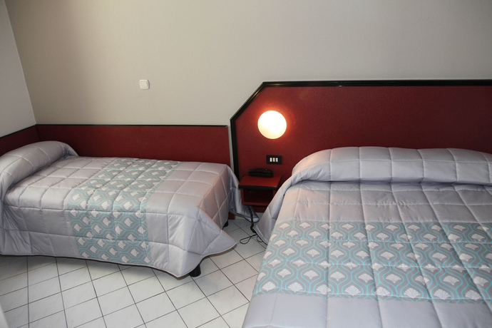 Imagen de la habitación del Hotel Bristol, Niza. Foto 10