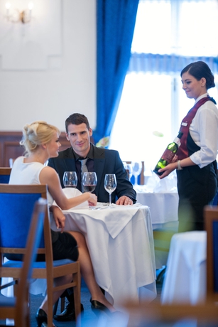 Imagen del bar/restaurante del Hotel Bristol Opatija. Foto 8