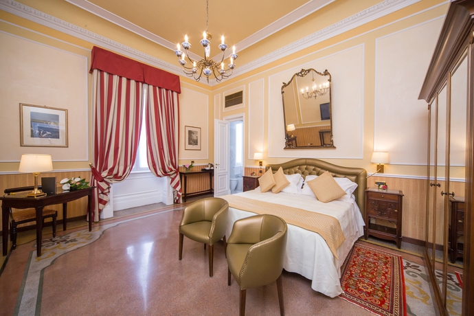 Imagen de la habitación del Hotel Bristol Palace, Génova. Foto 4