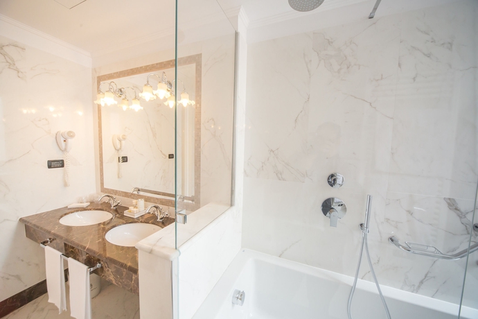 Imagen de la habitación del Hotel Bristol Palace, Génova. Foto 6