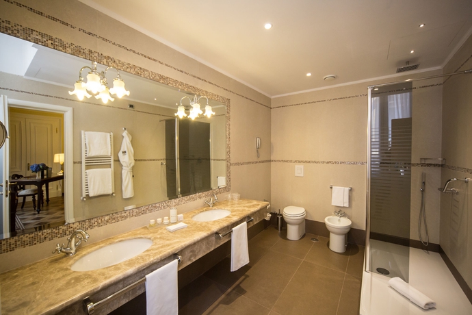 Imagen de la habitación del Hotel Bristol Palace, Génova. Foto 8