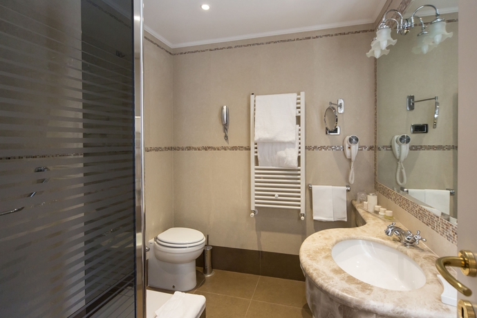 Imagen de la habitación del Hotel Bristol Palace, Génova. Foto 11