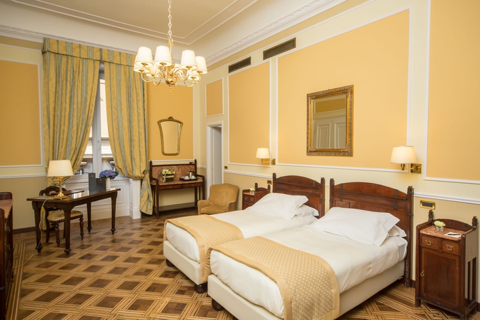 Imagen de la habitación del Hotel Bristol Palace, Génova. Foto 13