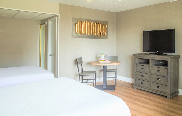 Imagen de la habitación del Hotel Bristol Plaza Resort Motel. Foto 9