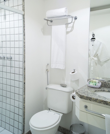 Imagen de la habitación del Hotel Bristol - Praia Do Canto. Foto 7