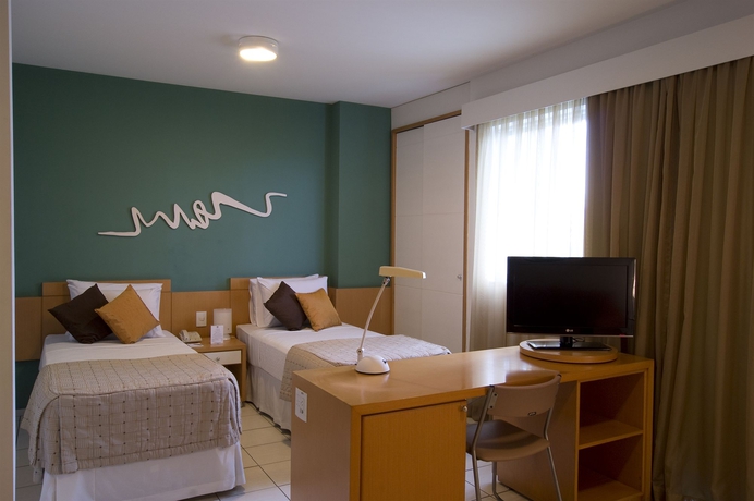 Imagen general del Hotel Bristol - Praia Do Canto. Foto 3