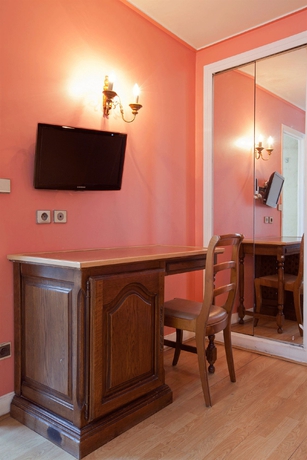 Imagen de la habitación del Hotel Bristol République. Foto 4