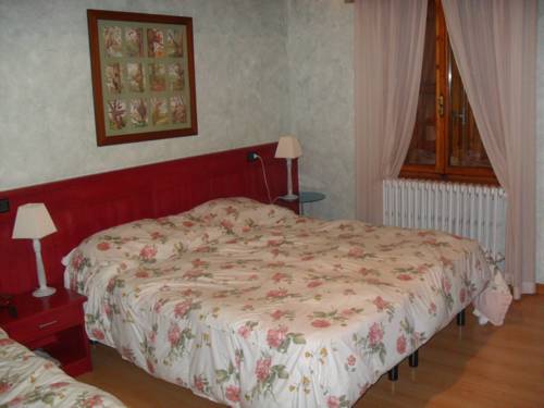 Imagen de la habitación del Hotel Bristol Ristorante. Foto 8