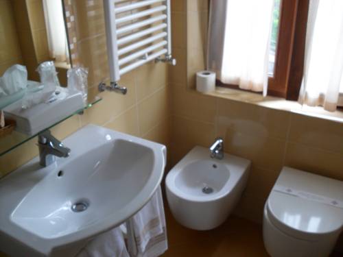 Imagen de la habitación del Hotel Bristol Ristorante. Foto 13