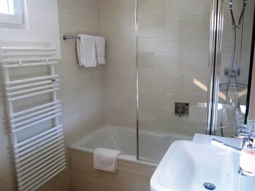 Imagen de la habitación del Hotel Bristol, Saas-Fee. Foto 14