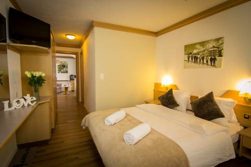 Imagen de la habitación del Hotel Bristol, Saas-Fee. Foto 15
