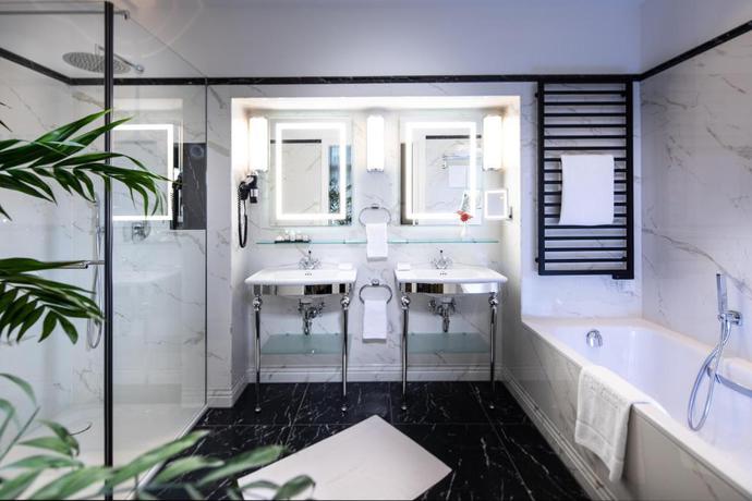 Imagen de la habitación del Hotel Bristol Salzburg. Foto 11