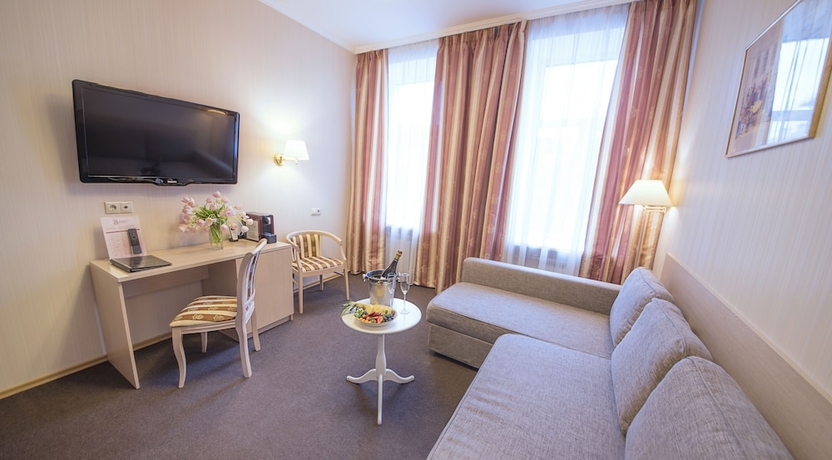 Imagen de la habitación del Hotel Bristol, San Petersburgo. Foto 5