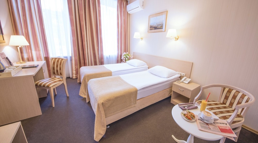 Imagen de la habitación del Hotel Bristol, San Petersburgo. Foto 10