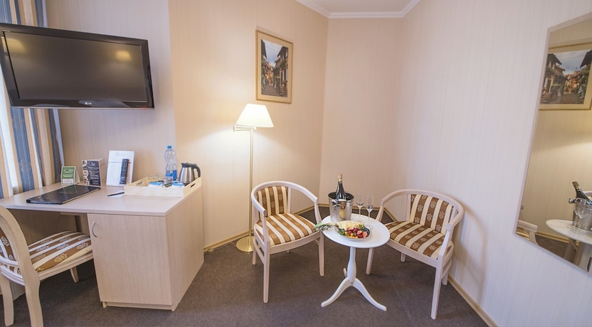 Imagen de la habitación del Hotel Bristol, San Petersburgo. Foto 12